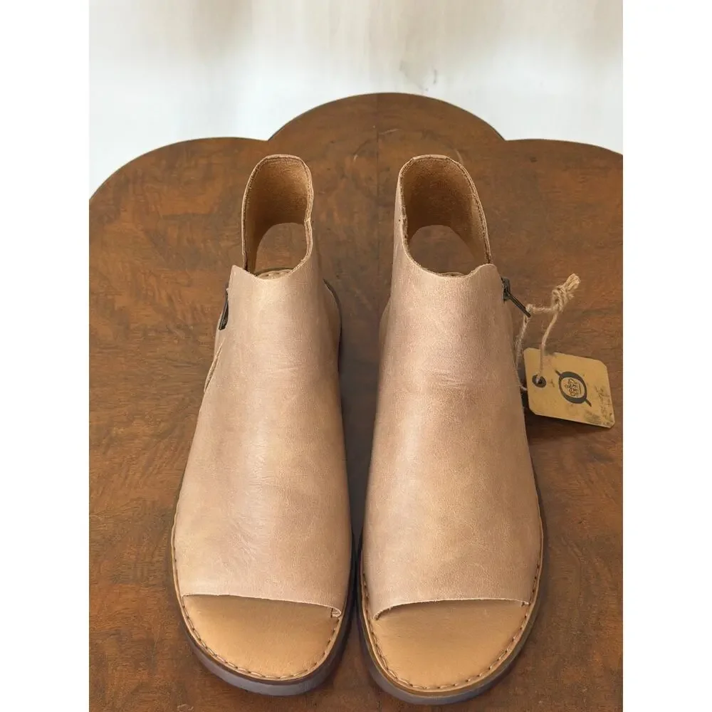 NIB Born Hazle Sandal - Natural - Ankle Gladiator # 0587